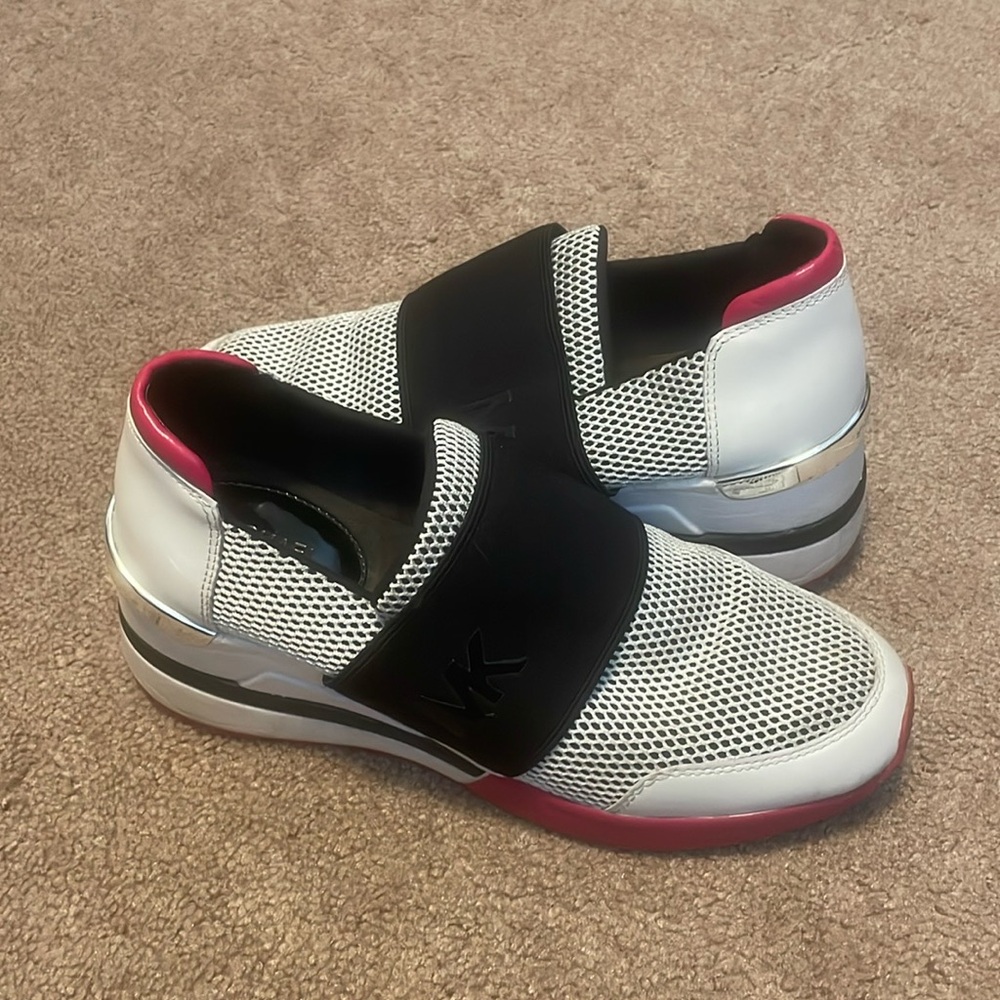 Sz 6 Micheal kors slide on
